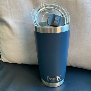 Yeti 16oz tumblr with lid